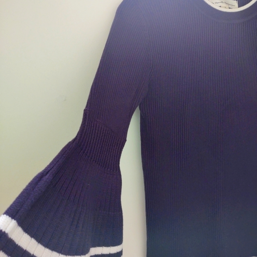 Ribbed-Knit ⛵Navy & White Sweater + Bell Sleeves~ Size: S